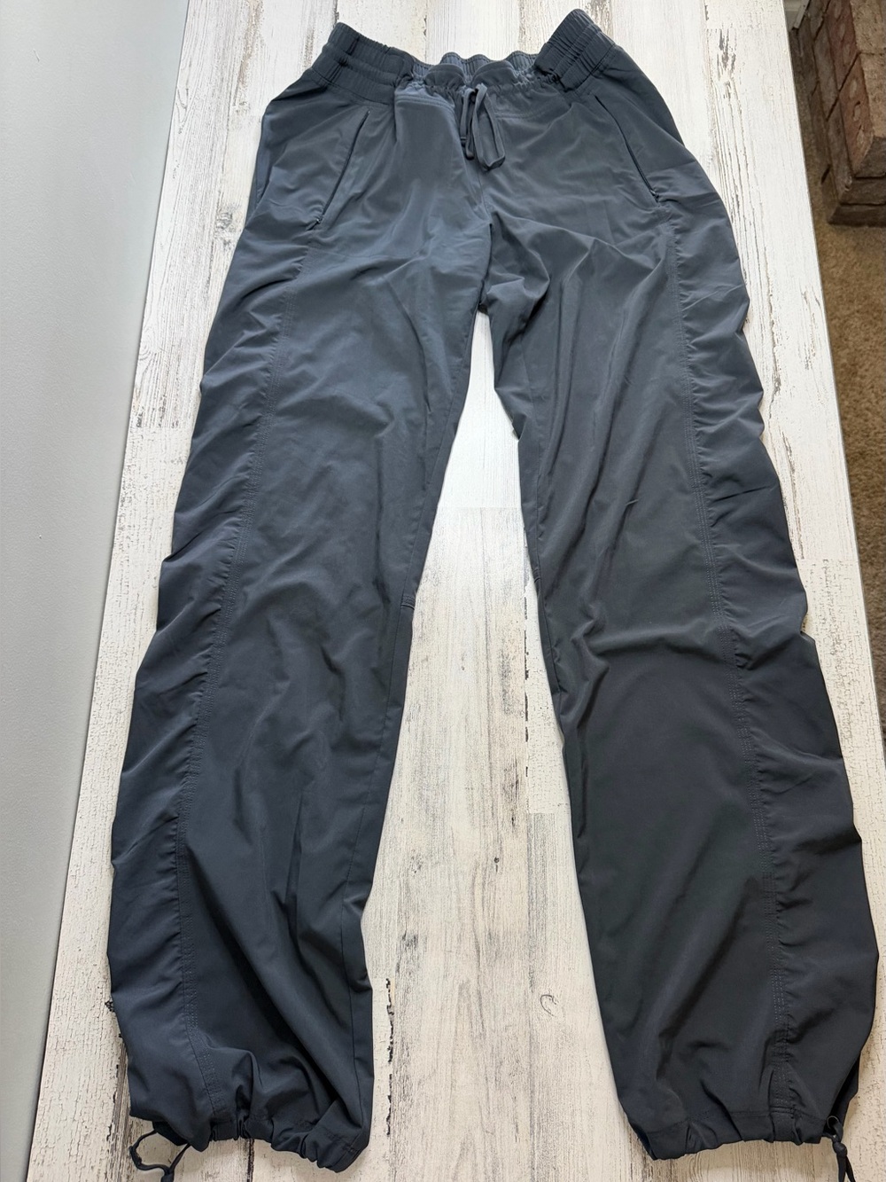 Athleta La Viva Pants 6 Tall Gray Featherweight Cinch Joggers
